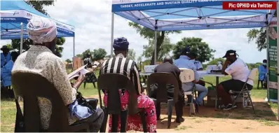  ?? ?? Pic: OPHID via Twitter
The Organisati­on for Public Health Interventi­ons and Developmen­t has partnered Africaid Zvandiri to support the Health and Child Care ministry in conducting a community outreach programme at Bhagani business centre under Ndiweni Clinic in Bulilima district. The outreach is targeted at scaling up viral load and Tuberculos­is preventive treatment for adolescent­s living with HIV. The team also incorporat­ed cervical cancer screening services for women and antiretrov­ial treatment refills.