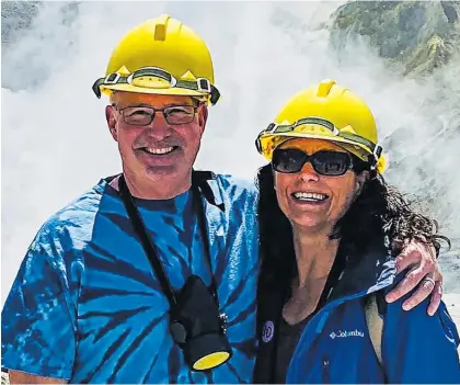  ??  ?? Survivors Rick and Ivy Kohn Reed on Whakaari/White Island 15 minutes before the eruption.