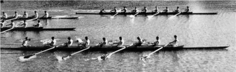  ?? SUPPLIED PHOTO ?? The Leander Heavy Eights, at bottom, pull away from the competitio­n in 1932, the year they won bronze at the Los Angeles Olympics.