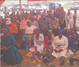  ?? ?? A section of the people who attended for the prayer service.