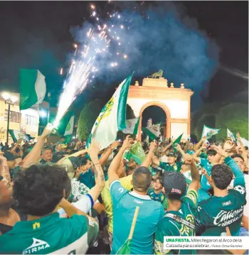  ?? / Fotos: Omar Ramírez ?? UNA FIESTA. Miles llegaron al Arco de la Calzada para celebrar.