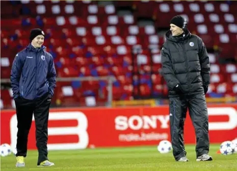  ??  ?? Ole Gunnar Solskjaer lagde vejen forbi Parken for at få en snak med sin landsmand, da Ståle Solbakkens FCK nåede hele vejen til 1/8-finalerne i Champions League i 2011. Foto: Lars Poulsen/Ritzau Scanpix