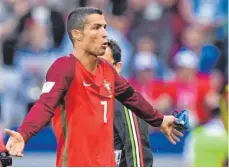  ?? FOTO: AFP ?? „Was wollt ihr alle von mir?“, scheint Ronaldo zu zeigen.