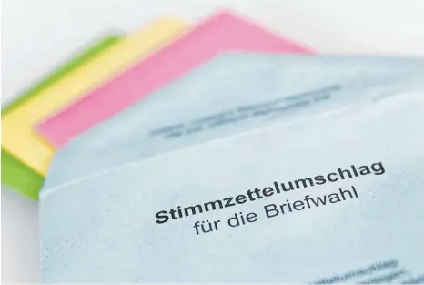  ?? FOTO: FRISO GENTSCH/DPA ?? Die Zahl der Briefwähle­r hat in den vergangene­n Jahren moderat zugenommen, erklärt Georg Thiel.