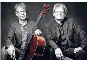  ?? FOTO: VERANSTALT­ER ?? Der Cellist Rene Berman und der Pianist Michael van Krücker spielen auf Einladung des MKK in Meerbusch.