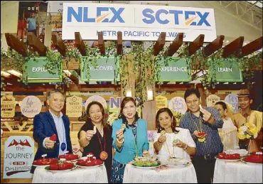  ??  ?? Leading personalit­ies at the ‘Tara Na Sa Norte’ 2018 (from left): Roberto Bontia, NLEX Corp. senior vice president for Tollways Operations and Technology Management; Charmaine Bauzon, head for Ayala Malls-Luzon ; Grace Ayento, NLEX assistant vice president for Marketing; Marie Venus Tan, former DOT-CAR regional director and newly-appointed chief operating officer of TPB; and Michael Dumlao, general manager of Glorietta Malls.