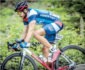  ??  ?? Brian Babilonia tendrá que pedalear 256.4 kilómetros en la difícil prueba de ruta. Es el único exponente del ciclismo boricua en Río.