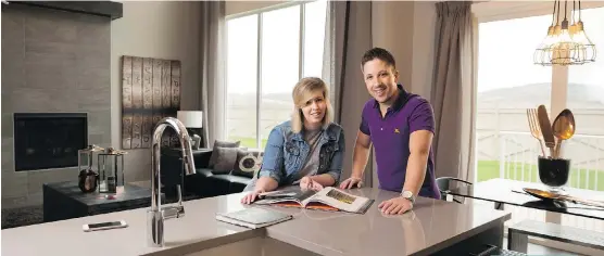  ?? DON MOLYNEAUX/ THE HERALD ?? Kahla and Ben Simmonds in the Homes by Avi show home that first impressed them in Sunset Ridge.