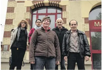  ??  ?? Le noyau dur du comité des fêtes de Tourouvre mené par Nathalie Fontaine (au centre) lance un appel aux personnes motivées pour les aider.