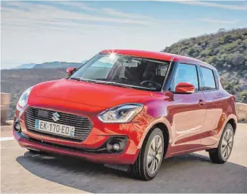  ?? FOTOS: SUZUKI ?? Kürzer, flacher, breiter: Die neuen Proportion­en stehen dem Swift ganz gut zu Gesicht.