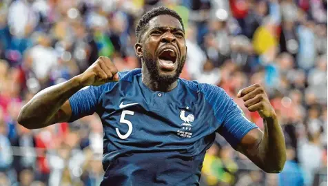  ?? Foto: Witters ?? Ein Tor auf dem Weg ins Finale macht ihn schon zum Helden: Frankreich­s Innenverte­idiger Samuel Umtiti jubelt nach dem 1:0 gegen Belgien.