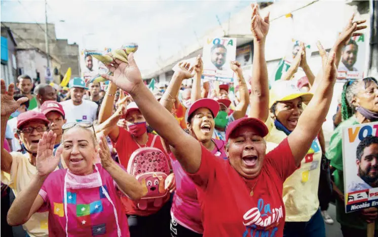  ?? AFP ?? En diferentes partes del país sudamerica­no se realizan concentrac­iones en que no se sigue ningún tipo de protocolo sanitario.