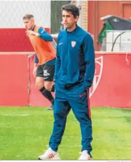  ?? DIARIO DE SEVILLA ?? Paco Gallardo, entrenador del Sevilla Atlético.