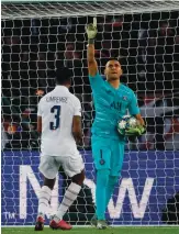  ?? — AFP ?? Paris Saint-Germain’s Keylor Navas (right) saved a penalty against Club Brugge on Wednesday.