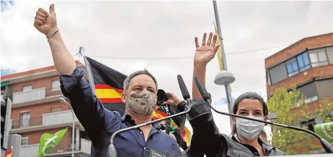  ?? EP ?? Rocío Monasterio y Santiago Abascal, en el acto que protagoniz­aron ayer en el distrito madrileño de Ciudad Lineal