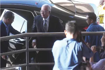  ??  ?? Najib arrives at High Court in Kuala Lumpur. — Bernama photo