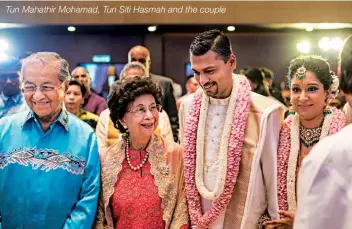  ??  ?? Tun Mahathir Mohamad, Tun Siti Hasmah and the couple