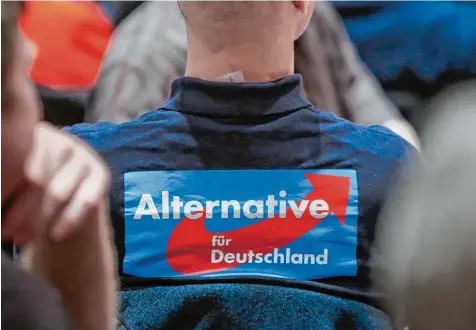  ??  ?? Der AFD Wähler, das rätselhaft­e Wesen: In Augsburg haben die Rechtspopu­listen bei der Bundestags­wahl gut abgeschnit­ten. Aber die wenigsten sagen offen, dass sie die Partei wählen.