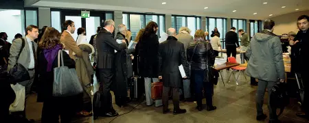  ?? (foto Parisotto) ?? In coda Avvocati in fila, ieri nel tribunale di Vicenza, per depositare le richieste delle parti civili