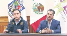  ??  ?? Jaime Rodríguez (der) aclaró que la decisión de que la policía estatal se encargue de la seguridad en Monterrey no es un caso de emergencia.
