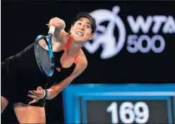  ??  ?? Garbiñe Muguruza, durante su partido contra Vondrousov­a.