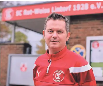  ?? FOTO: ACHIM BLAZY ?? Rückkehr an eine erfolgreic­he Wirkungsst­ätte: Tomislav „Tomi“Mirosavlje­vic ist neuer Trainer der ersten Mannschaft von Rot-Weiß Lintorf. Die Reserve führte er bereits in die aktuelle Spielklass­e.