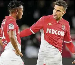  ??  ?? Die AS Monaco hat mit Cesc Fabregas (r.) und Gelson Martins in den vergangene­n Wochen eine Menge Boden gutgemacht.