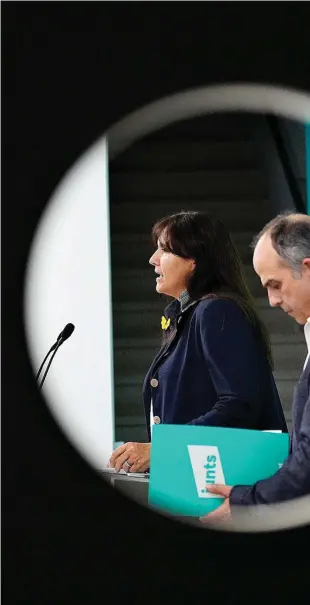  ?? ?? El secretario general de Junts, Jordi Turull, y la presidenta, Laura Borràs, ayer.