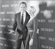  ??  ?? is joined by Helen Mirren, who presented her “Trumbo” costar with an award.
BRYAN CRANSTON