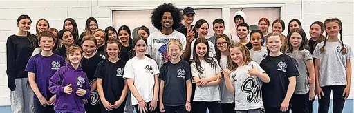  ?? ?? Sylk Academy students at their street dancing workshop with Afro Pierre