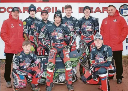  ?? PICTURE: COLIN POOLE ?? Back row: Gavin Parr (manager), Jake Mulford, Danny King, Jason Edwards and Jamie Swales (promoter). Frontrow : Ben Trigger, Charles Wright (on bike) and Jonas Knudsen