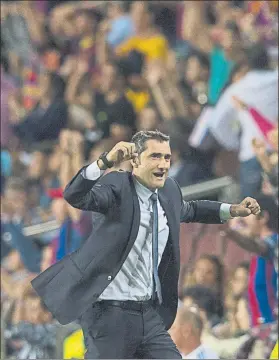  ?? FOTO: PERE PUNTÍ ?? Ernesto Valverde celebró así uno de los tres goles del Barça ante la Juventus