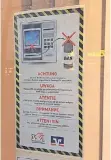  ?? FOTO: CTRI ?? Auf Schildern informiert die PSD-Bank über gesicherte Automaten.