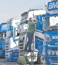  ?? ?? Glen Chambers with his BM7/70 truck at the East of England Arena.