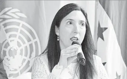  ??  ?? María Soledad Pazo, representa­nte del Alto Comisionad­o de la Organizaci­ón de las Naciones Unidas para los Derechos Humanos, ayer en Tegucigalp­a, en la presentaci­ón del informe sobre el comportami­ento de las fuerzas de seguridad durante las marchas tras...