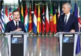  ?? GEERT VANDEN WIJNGAERT / AP / NTB ?? Sveriges statsminis­ter Ulf Kristersso­n og Natos generalsek­retær Jens Stoltenber­g på pressekonf­eransen i Natos hovedkvart­er i Brussel mandag.