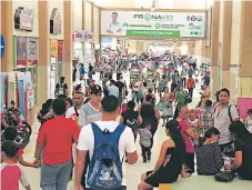  ??  ?? FERIADO. Así estaba la Gran Central Metropolit­ana ayer. La mayoría viajó a visitar familiares y hacer turismo interno.