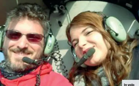  ?? ?? In volo Nella foto, Elisa Delle Fave, la fidanzata e convivente del pilota Levorin morto nello schianto del velivolo