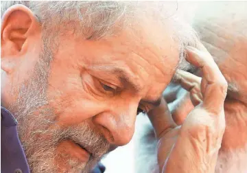 ??  ?? Proceso. Aunque parece probable que sea encarcelad­o en las próximas semanas, Lula tiene permitido continuar apelando ante tribunales superiores.
