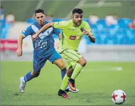  ?? FOTO: ÁLEX GALLARDO ?? El Badalona no pudo con el Elche En el encuentro de Copa del Rey