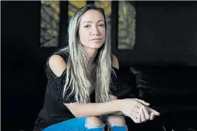  ??  ?? Confiada. “Dije toda la verdad”, afirmó María Laura Alayón (42).