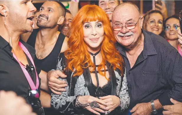  ?? Picture: SUPPLIED ?? ADVOCACY APPRECIATE­D: Leichhardt MP Warren Entsch meets pop superstar Cher at the Sydney Gay and Lesbian Mardi Gras.