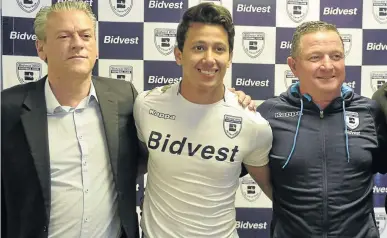  ?? / LEFTY SHIVAMBU/ GALLO IMAGES ?? Wits CEO Jose Ferreira, new signing Amr Gamal and coach Gavin Hunt during a press conference at the Wits Sports Conference Centre yesterday.