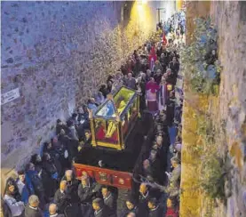  ?? ?? Una imagen de la procesión del Santo Entierro, en el Viernes Santo cacereño.