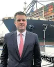  ??  ?? Jan Holst, Nordeuropa-Direktor der japanische­n Reederei „Mitsui O.S.K. Lines“