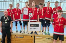  ?? Foto: VOR ?? Die männliche U13 des VOR Paderborn, von links: Trainer Juri Kudrizki, Nikita Löwen, Arthur Brunmeier, Philipp Radde, Dennis Eichwald, Giorgi Skhiladze, Ilja Wasiljew, Betreuer Maxim Löwen, Betreuer Laurin Link.