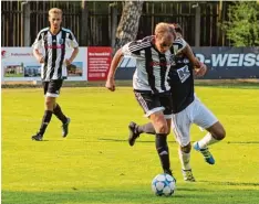  ?? Foto: Wili Baudrexl ?? Florian Haug war der Schütze des entscheide­nden dritten Friedberge­r Treffers beim 3:2 Sieg des Aufsteiger­s im Landkreis Derby beim BC Aichach.