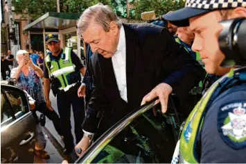  ?? Foto: William West, afp ?? Kardinal George Pell am Dienstag in Melbourne. Als „Wirtschaft­sminister“galt er hinter dem Papst und dem Kardinalst­aatssekret­är als Nummer drei im Vatikan.