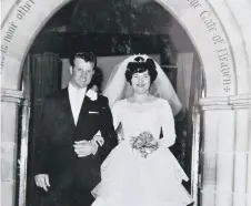  ?? ?? Walter and Amelia on their wedding day in 1962.