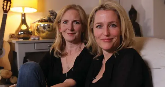  ?? JAI STOKES ?? Longtime friends Jennifer Nadel, left, and Gillian Anderson are co-authors of We: A Manifesto for Women Everywhere. The book aims to help readers live a more centred, authentic life.